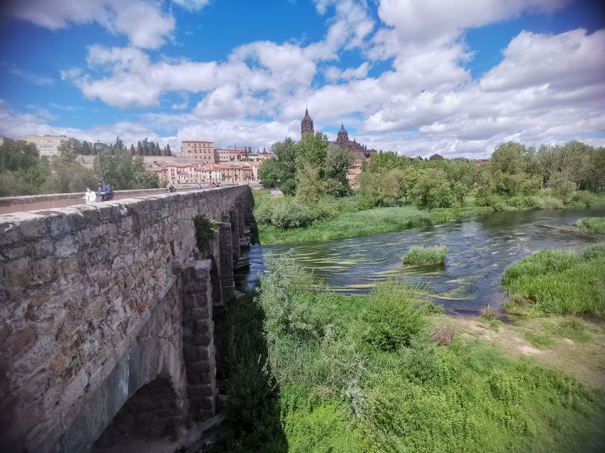 Salamanca: Guided Sightseeing Tour by Bicycle - Tour Itinerary