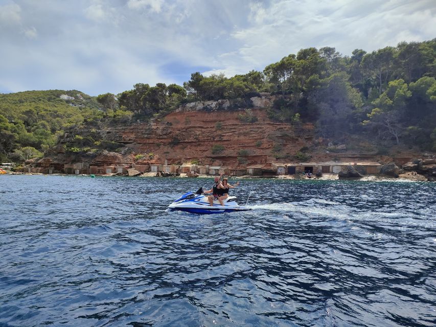 San Antonio: Cala Salada Jet Ski Tour (Price Per Jet Ski) - Beach Description