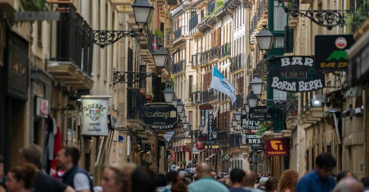 San Sebastian: Highlights Self Guided Scavenger Hunt & Tour - Interactive Experience Details