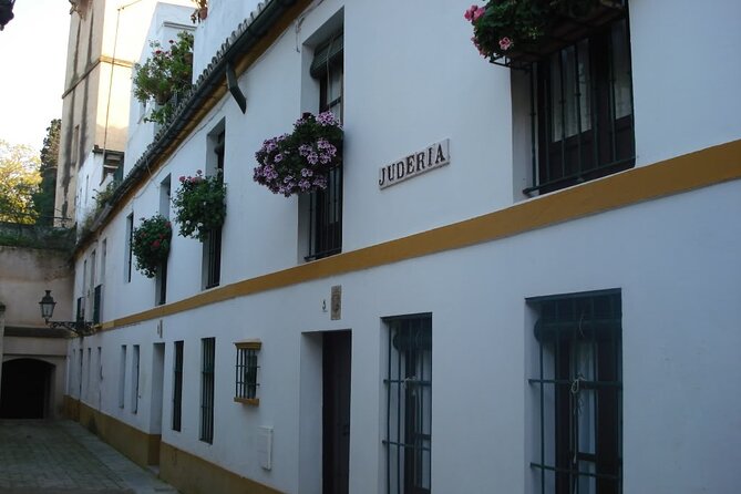 Santa Cruz Quarter and Alcazar Guided Day Tour in Seville - Tour Duration and Accessibility