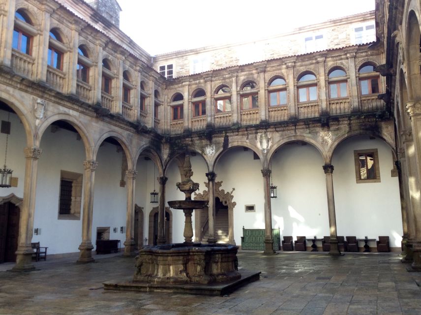 Santiago De Compostela: Hostal De Los Reyes Católicos Tour - Activity Description