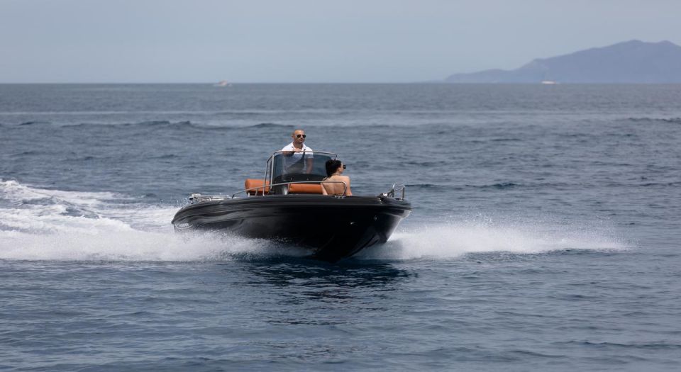 Santorini: License Free Luxury Boat - Inclusions