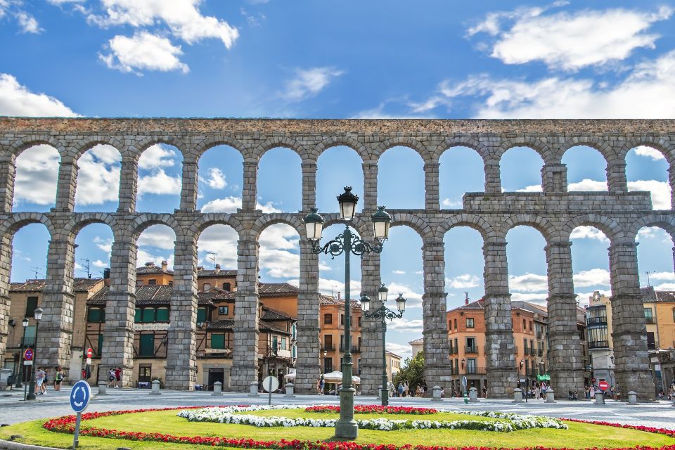 Segovia - Old Town Tour Including Castle Visit - Experience Highlights