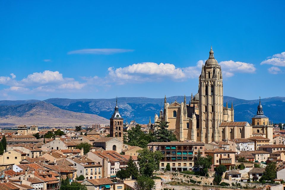 Segovia: Private Guided Tour With Flexible Route - Flexible Route and Sightseeing Stops