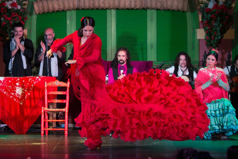 Seville: 3-Hour Flamenco Show and Bus Tour at Night - Review Summary