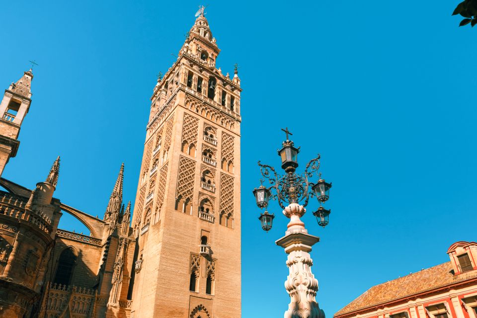 Seville: Alcázar, Cathedral and Giralda Tour With Tickets - Multilingual Live Tour Guide