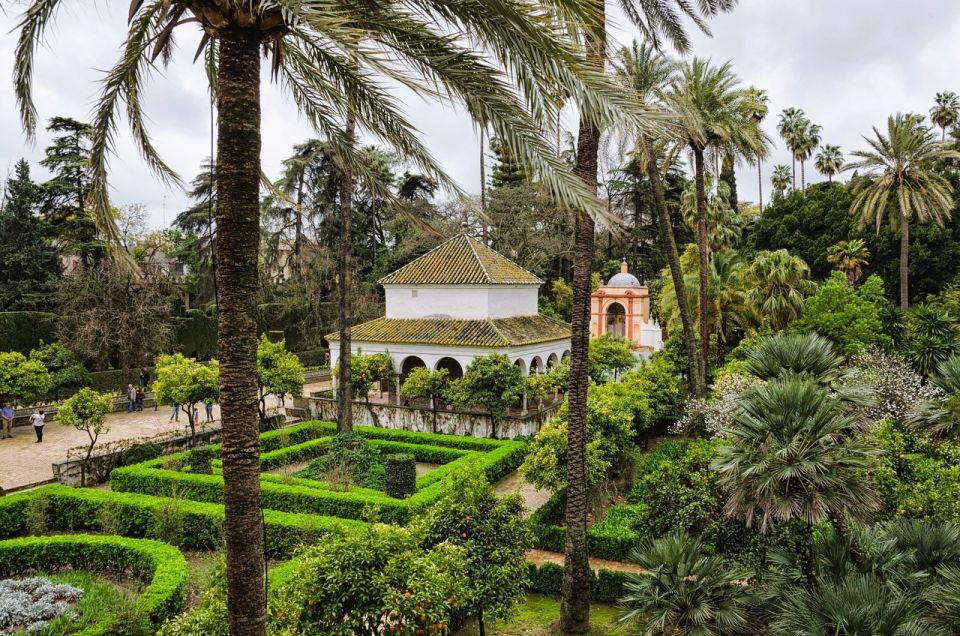 Seville: Small Group Guided Alcázar Tour With Entry Ticket - Restrictions and Guidelines