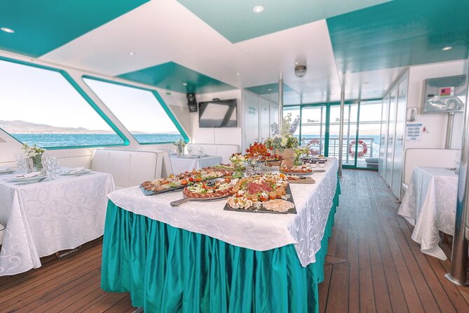 Sparkling Sunset Cruise on Luxurious Yacht - Exquisite Dining Options on Board
