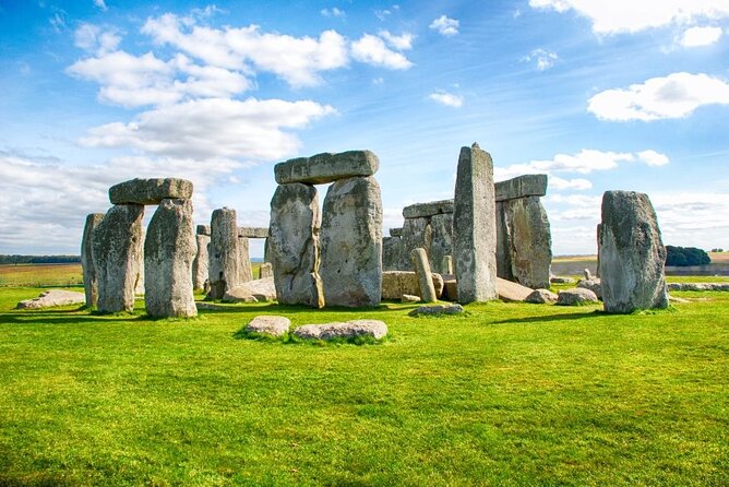 Stonehenge and Windsor Castle Tour From London With Entry Tickets - Tour Highlights