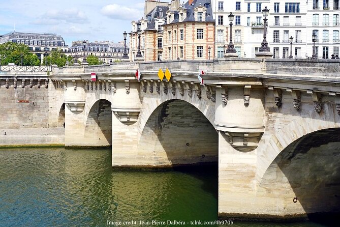 The Historic Heart of Paris: Private Walking Tour & River Cruise - Insider Tips for Exploring Paris