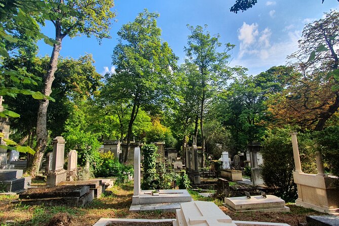 The Legends of Père Lachaise Through 20 Artists - Notable Works and Contributions