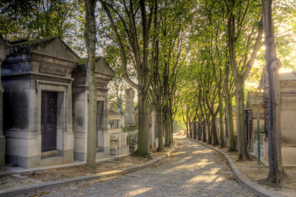 The Père Lachaise Cemetery: Guided 2-Hour Small-Group Tour - Important Information