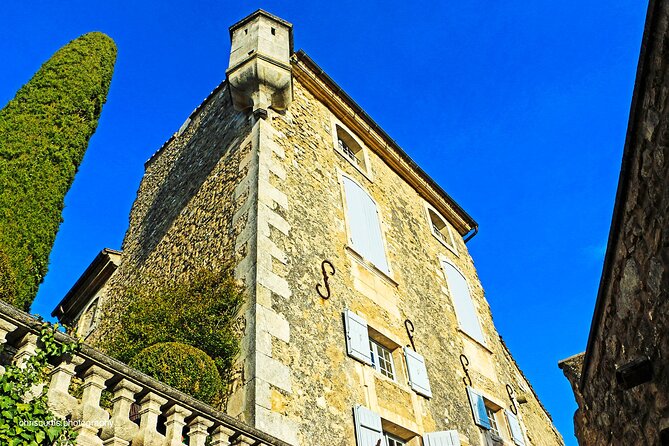 The Picturesque Luberon Villages of Lourmarin, Lauris, Cucuron & Bonnieux - Logistics