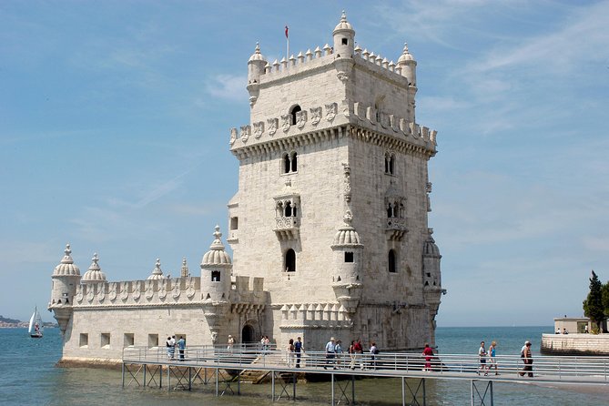 Tour in Lisbon With Visit to Belem, Cristo Rei and Pillar 7 Reality Experience - Customer Reviews