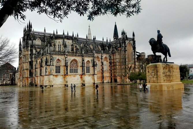 Transfer From Lisbon to Coimbra, Visiting Óbidos, Alcobaça, Batalha, and Tomar - Sacred Sites of Tomar