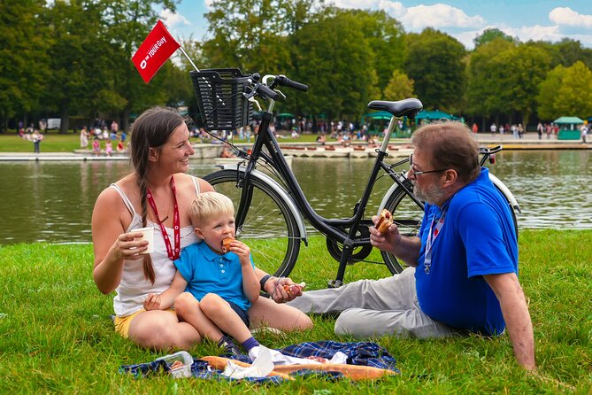 Versailles Bike Tour From Paris W. Gardens & Entry Tickets - Meeting Point