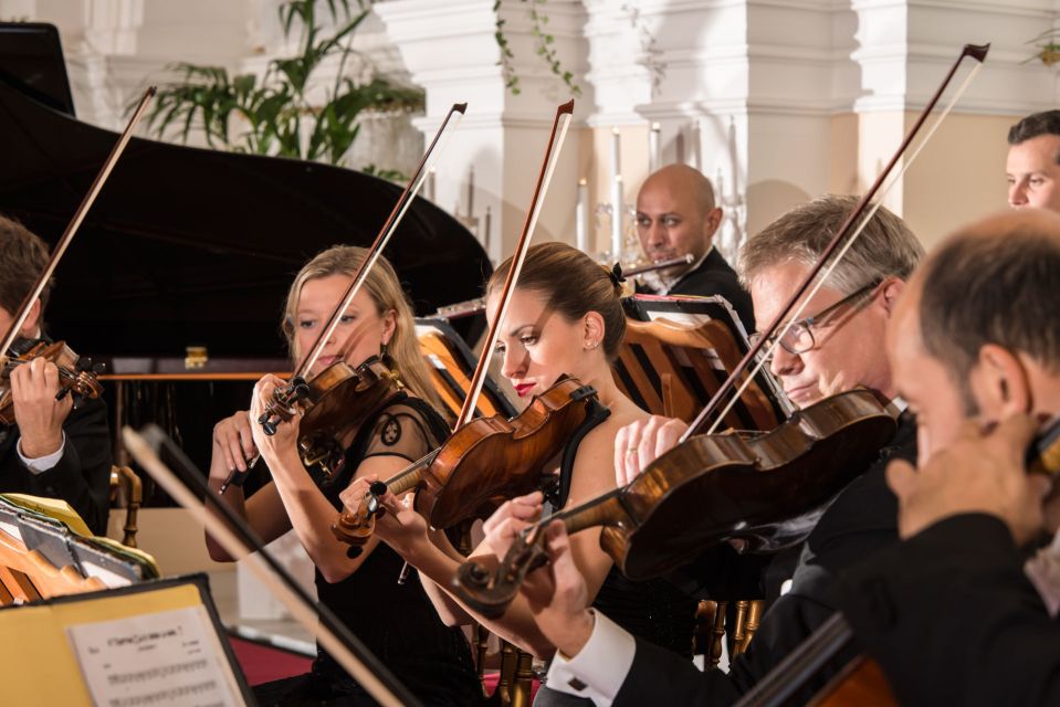 Vienna: Strauss & Mozart Christmas Concert at Kursalon Wien - Experience Highlights
