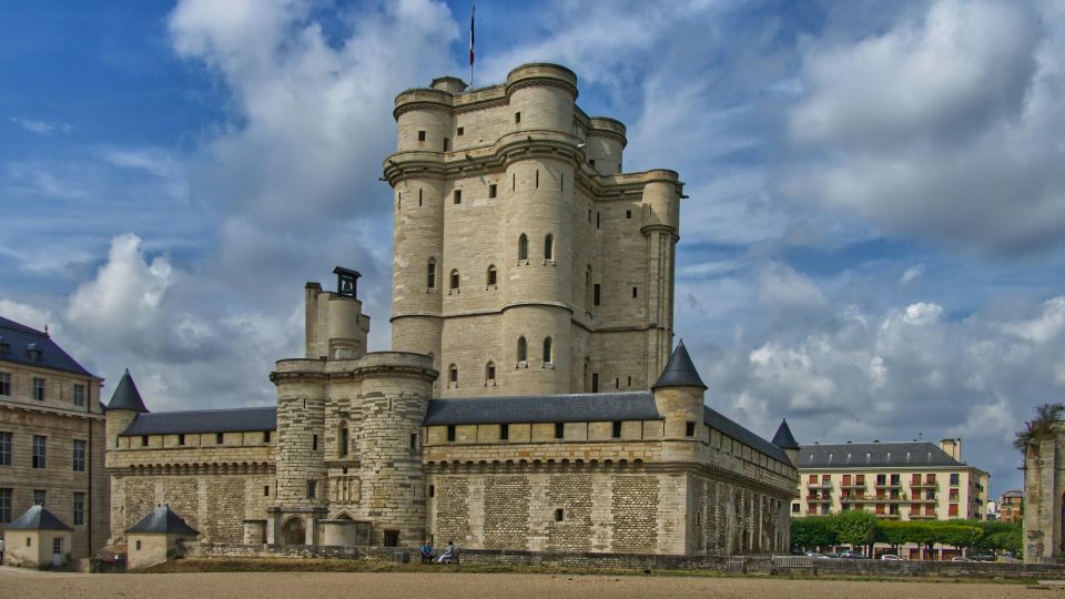 Vincennes Castle: Private Guided Tour With Entry Ticket - Detailed Itinerary