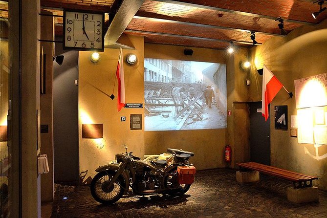 Warsaw Uprising Museum (1944) Lazienki Park - PRIVATE TOUR /inc. Pick-up/ - Cancellation Policy Details