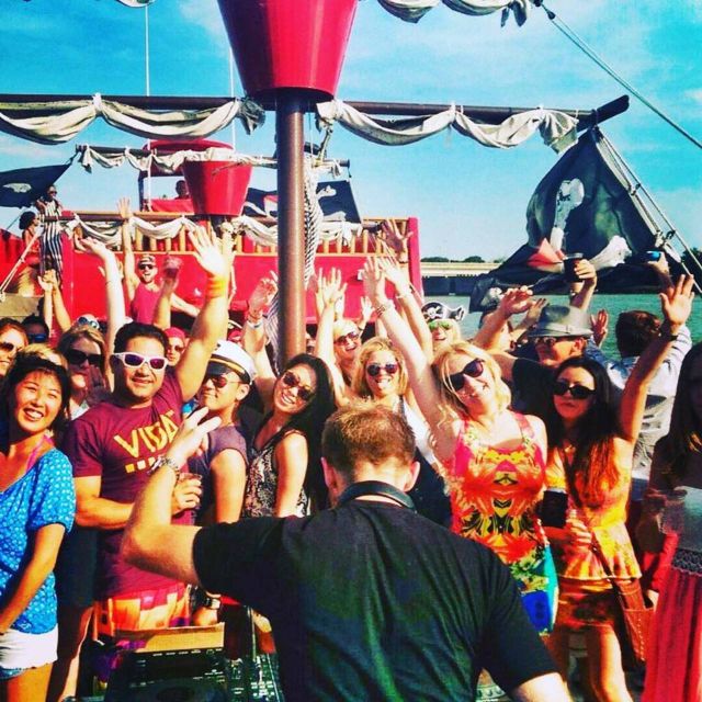 Washington DC: Pirate Ship Cruise With Open Bar - Key Features