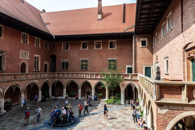 Wawel Castle, Cathedral, St. Marys Church and Underground Museum - Artistic Treasures in St. Marys Church