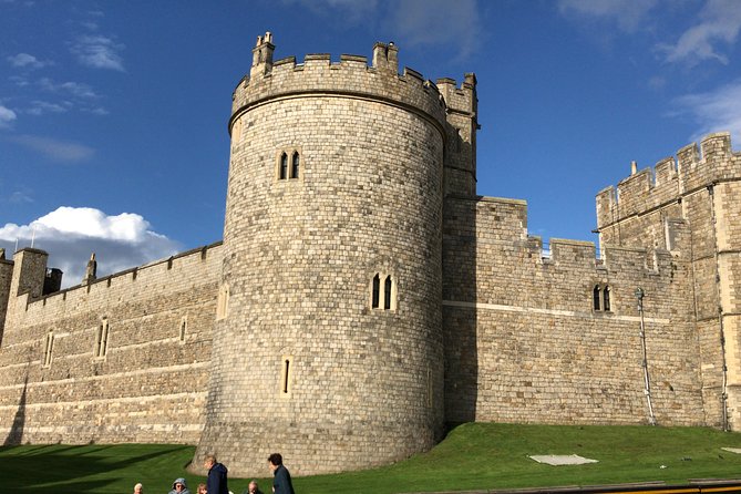 Windsor Castle & Hampton Court Palace: A Royal Saga - Majestic Gardens of Windsor