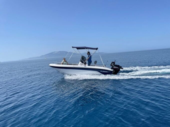 Zakynthos: Self Drive Speedboats to Shipwreck and Blue Caves - Boat Features