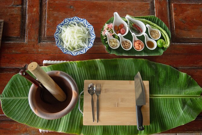 4 Dishes Thai Cuisine Experience at Bang Kruai, Nonthaburi - Key Points