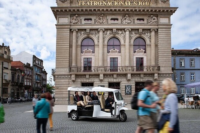 2 Hour Private Tuktuk Tour in Porto Douro to Left Bank - Tour Inclusions