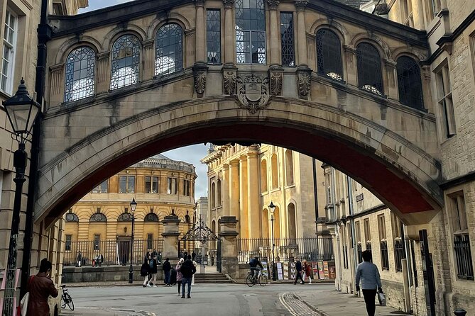 A Guide to the City of Dreaming Spires: A Self-Guided Audio Tour of Oxford - Audio Guide Features