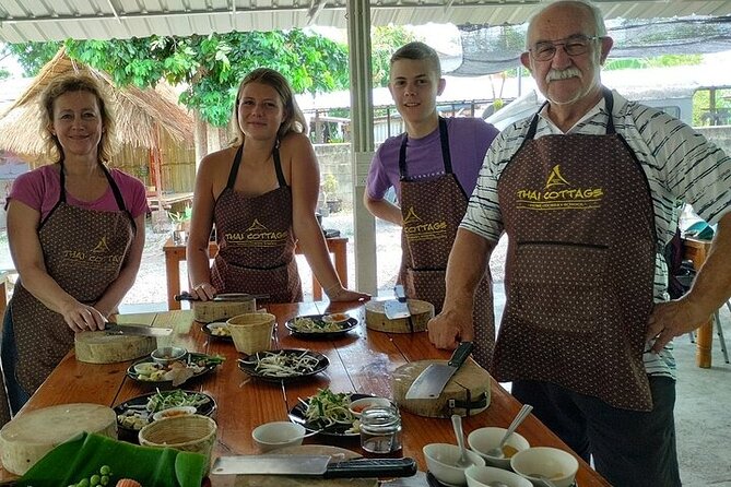 Afternoon Cooking Class in Organic Garden in Chiang Mai - Capacity and Policies