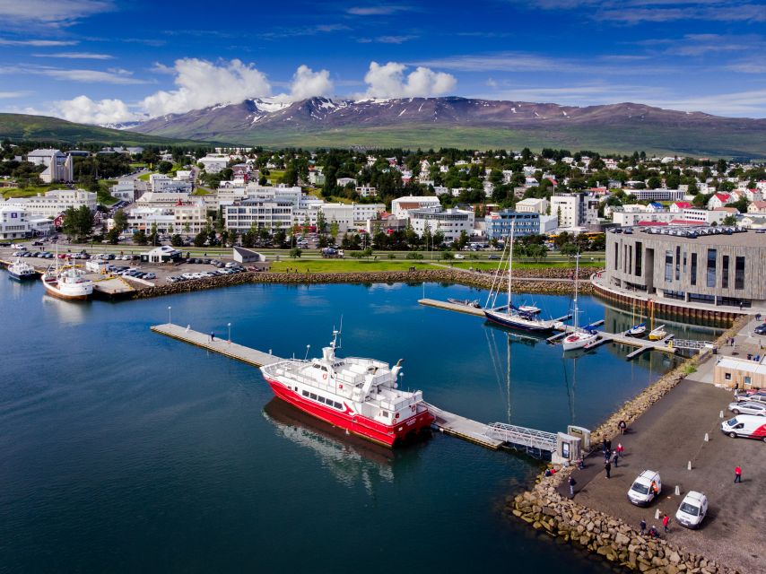 Akureyri: Private Transfer To/From Akureyri Airport - Flexible Booking Options