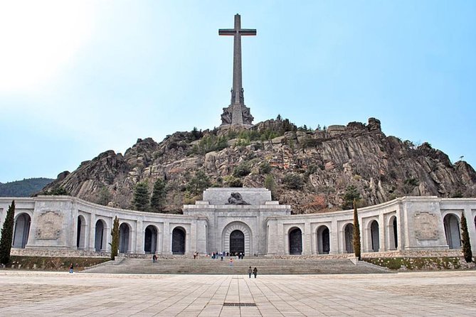 Avila With Bulls, Bees and Castles From Madrid. Choose Your Tour - Private Tour Considerations