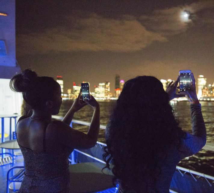 Baltimore: After Dark Dance Party Cruise With Buffet & DJs - Helpful Reviews