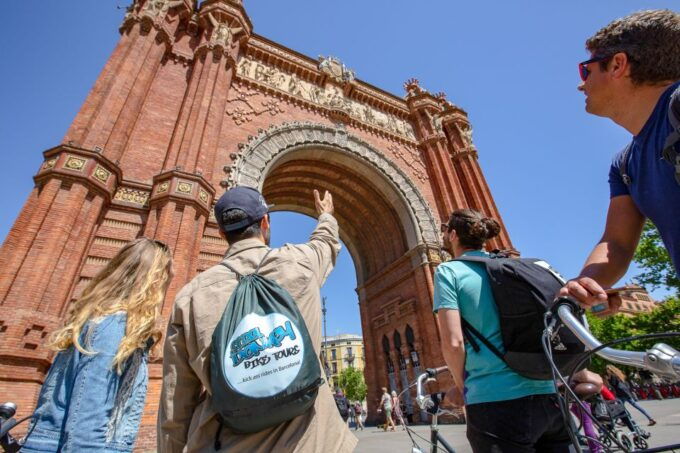 Barcelona: 4-Hour Small Group Bike Tour - Meeting Point Details