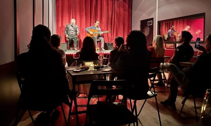 Barcelona: Flamenco Premium Show and Tour Guitar Museum - Directions