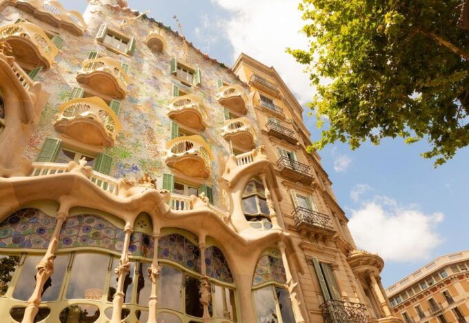 Barcelona: Gaudís City Masterpieces Self-Guided Audio Tour - Inclusions