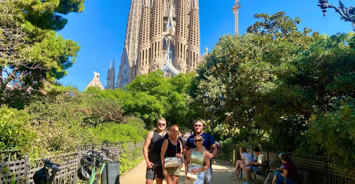 Barcelona: Private E-bike Tour / E-Scooter Local Guide - Tour Itinerary