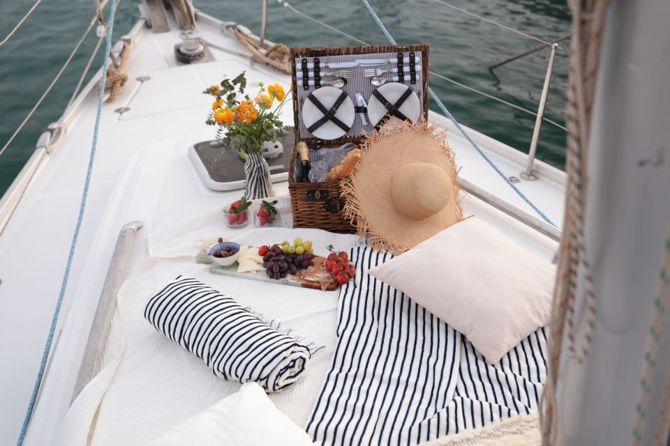 Barcelona Private Romantic Sailing Tour - Inclusions