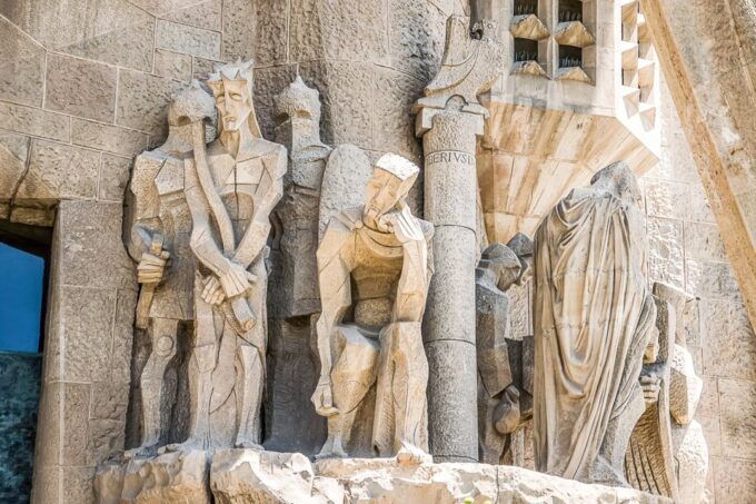 Barcelona: Sagrada Família Skip the Line Tour & Entry Ticket - Location Options