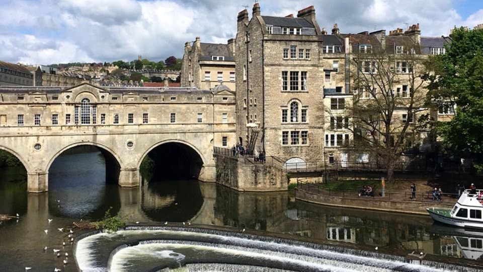 Bath: Guided City Walking Tour With Entry to the Roman Baths - Important Information