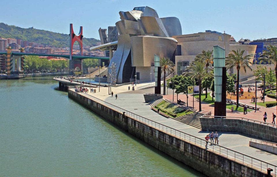 Bilbao: Guggenheim Museum Tour With Skip-The-Line Tickets - Guides Expertise