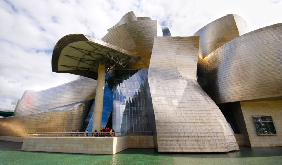 Bilbao Private Walking Tour: History, Guggenheim, Pintxos - Full Itinerary