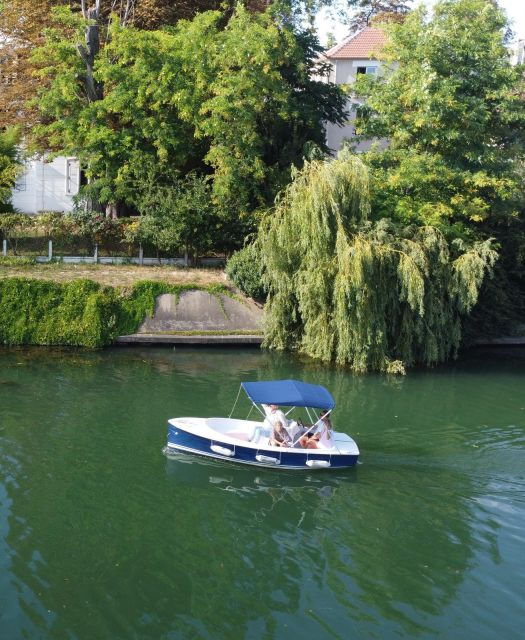 Boat Rental Without License on the Seine - Common questions