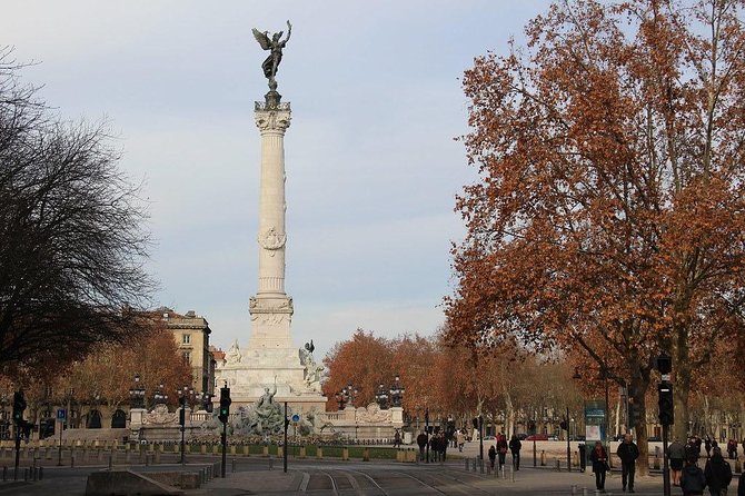 Bordeaux Old District : Private Walking Tour - Experience Enhancement