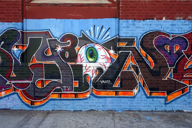 Brooklyn, Queens, and the Bronx Contrastes Tour - Astoria Cultural Insights