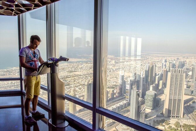 Burj Khalifa at the Top of 124th-125th. Floor Tickets - Observation Deck Features