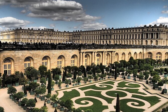 Bus Transfer : Paris to the Palace of Versailles Round-Trip - Explore Versailles Grounds