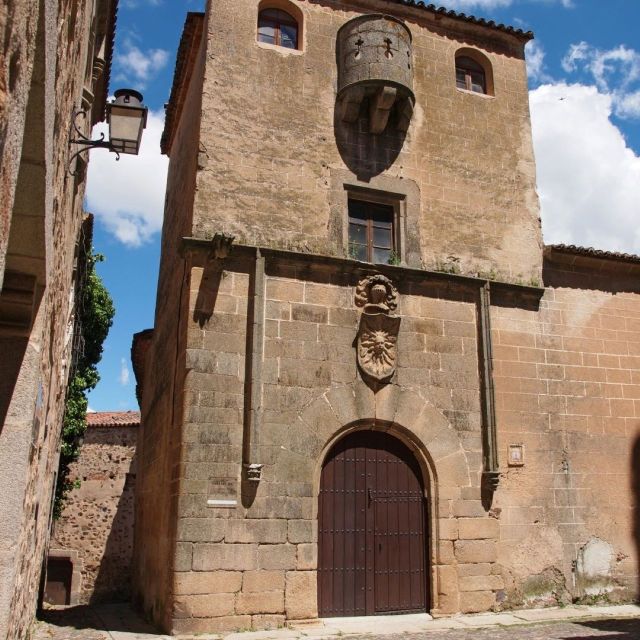 Caceres: City Highlights Private Guided Walking Tour - Experience