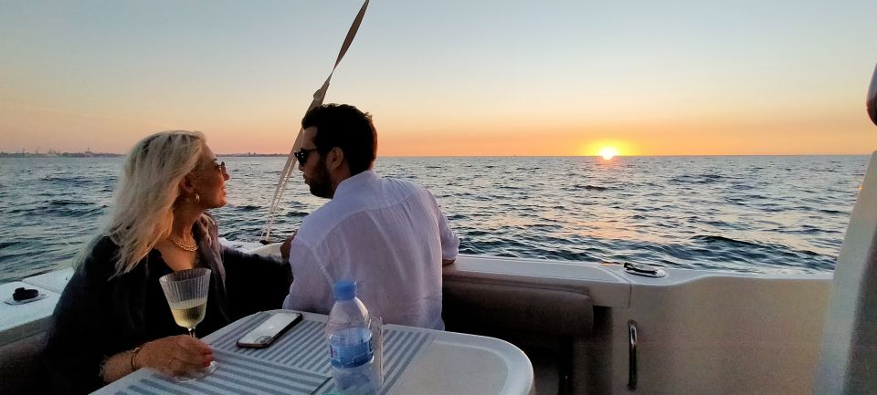 Cádiz: Private Sun Cruise for 2 With Aperitivo and Wine - Customer Reviews